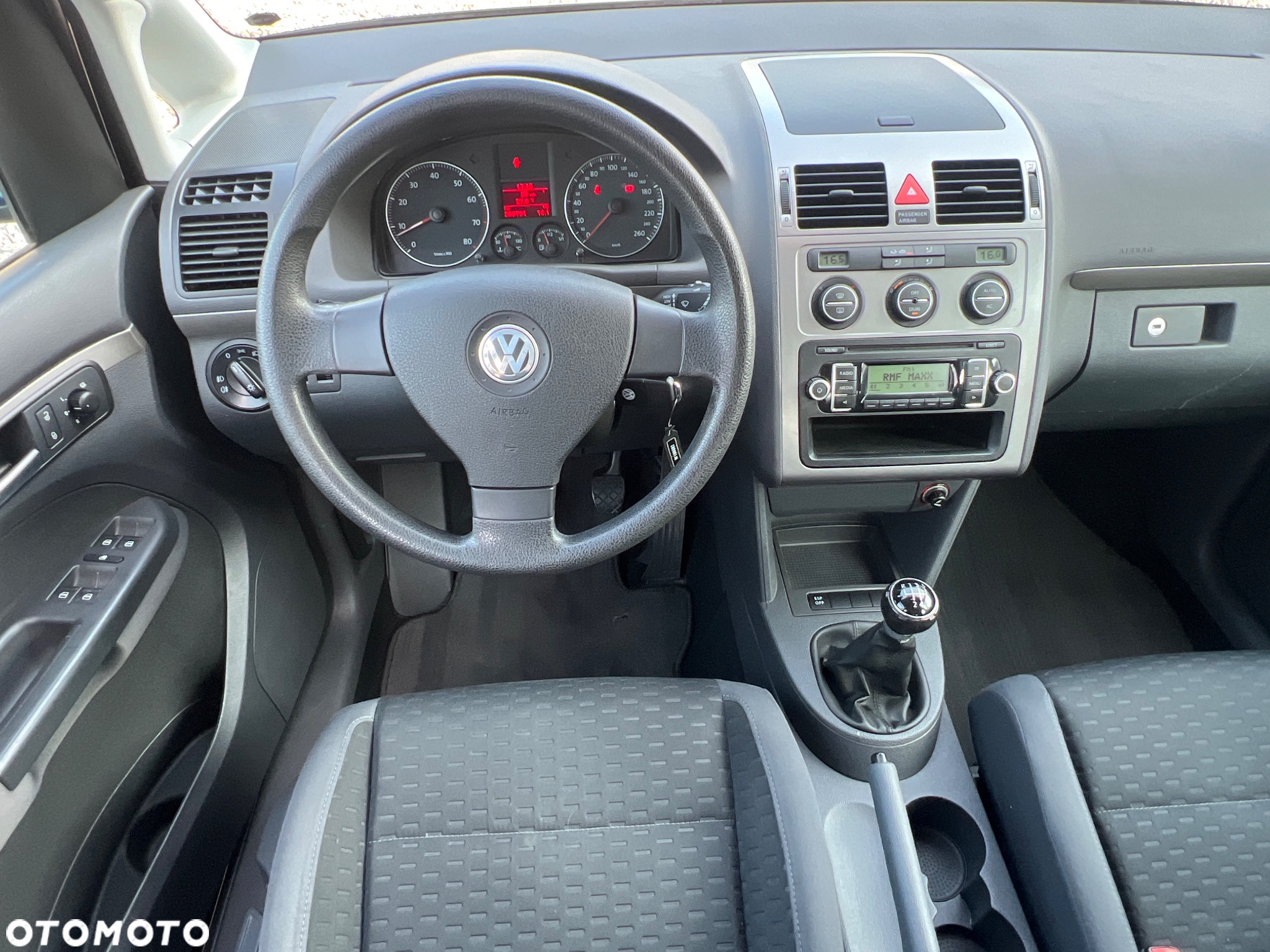 Volkswagen Touran - 13