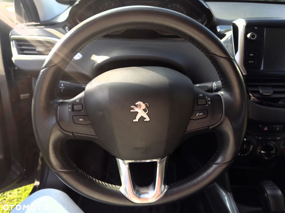 Peugeot 2008 1.2 Pure Tech Style - 15