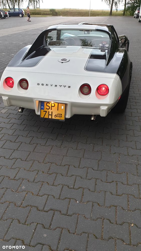 Chevrolet Corvette - 5