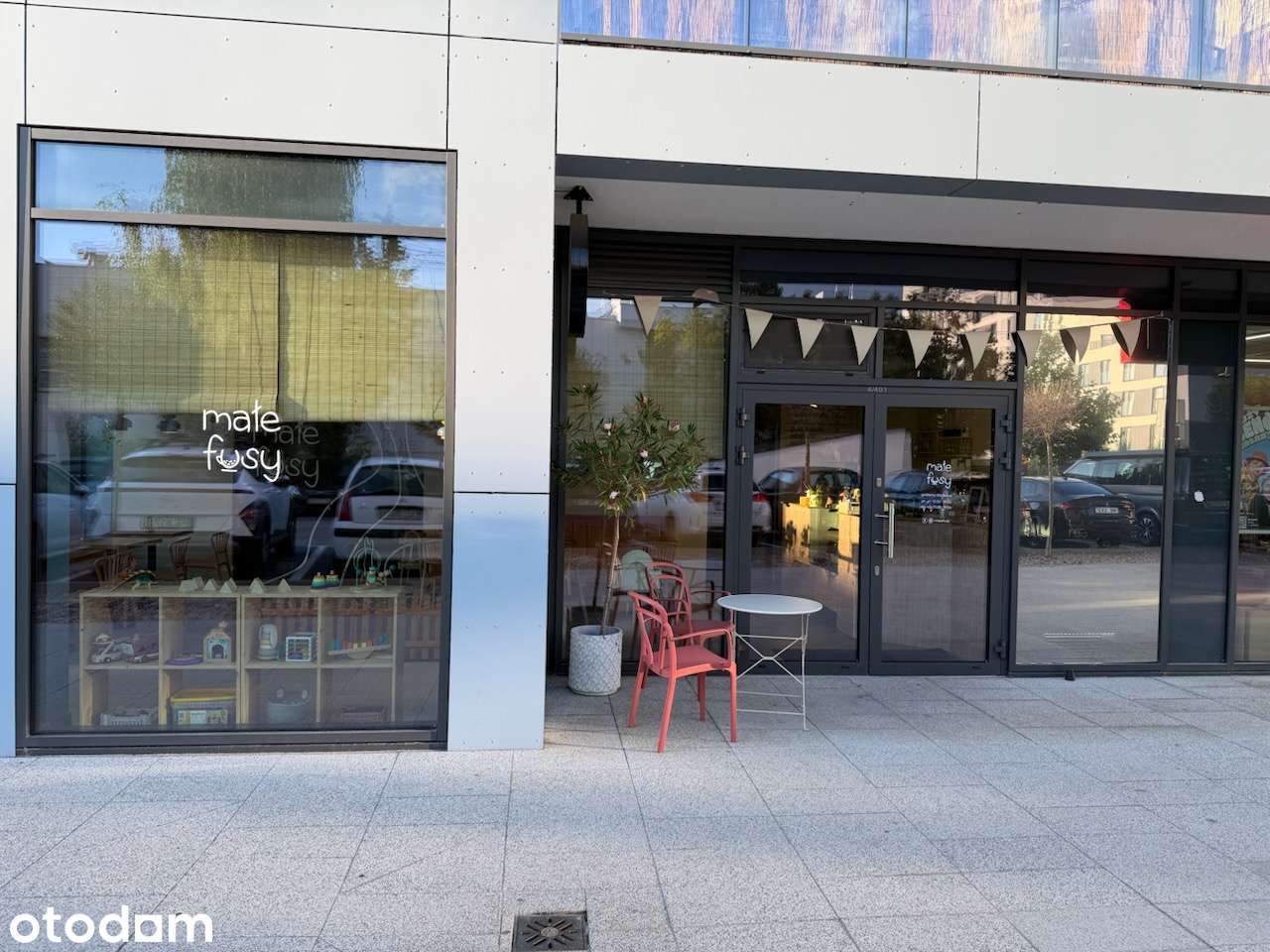Lokal usługowy 76 m² przy głównym ciągu pieszym na osiedlu Marcelin