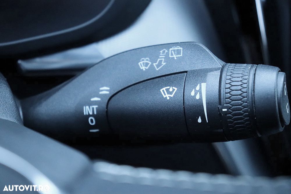 Volvo XC 60 D5 AWD Geartronic RDesign - 28