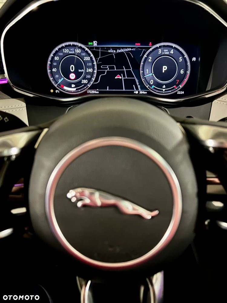 Jaguar F-Pace P400 AWD R-Dynamic S - 35