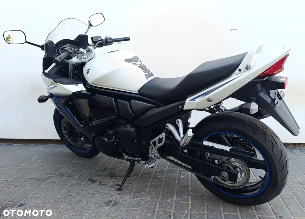 Suzuki GSX - 5