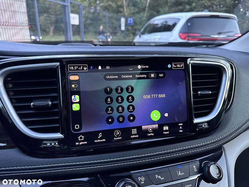 Chrysler Pacifica - 26