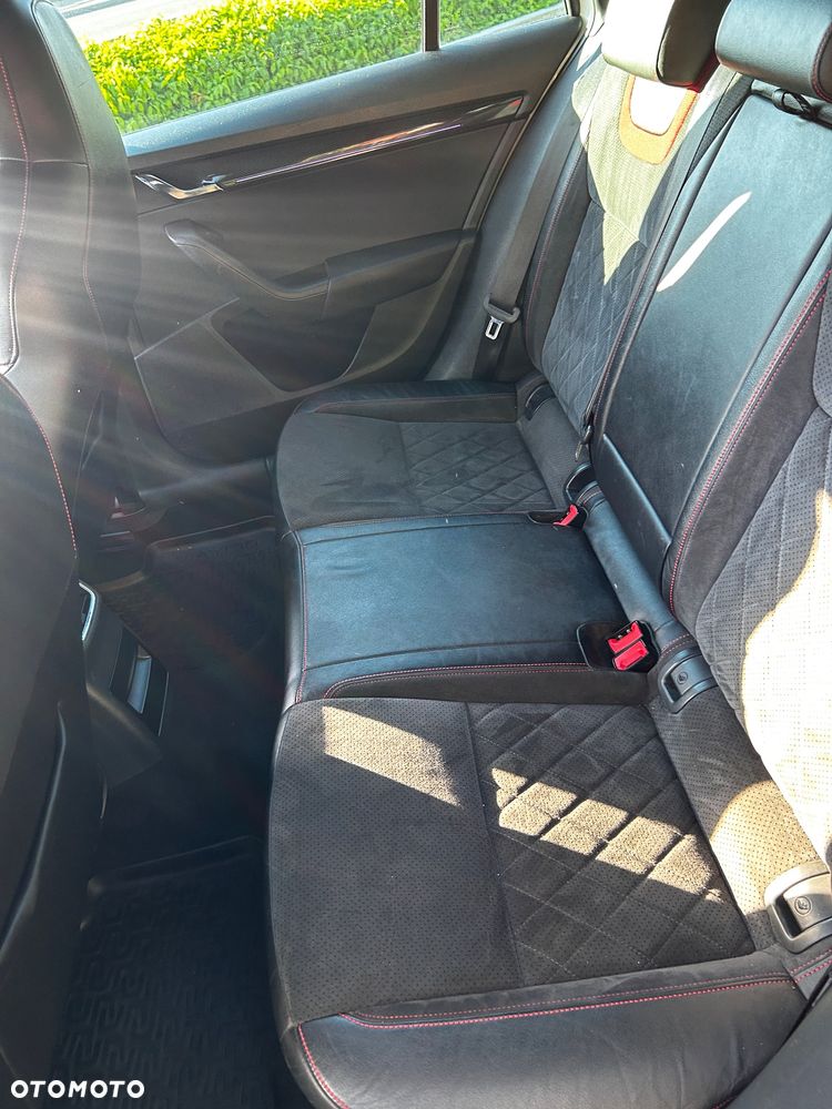 Skoda Octavia 2.0 TDI (Green tec) DSG RS - 12