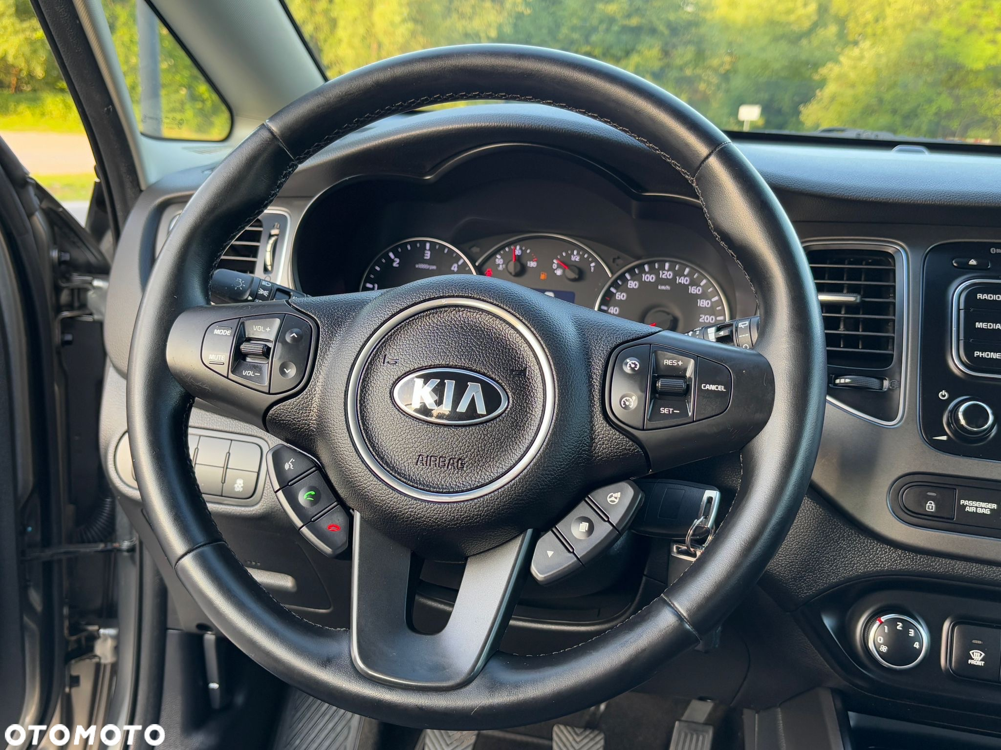 Kia Carens 1.7 CRDi L - 12