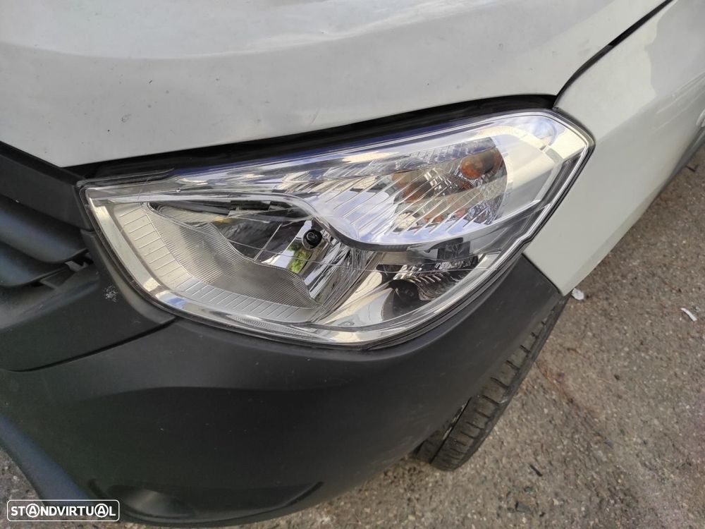 FAROL ESQUERDO DACIA DOKKER - 1