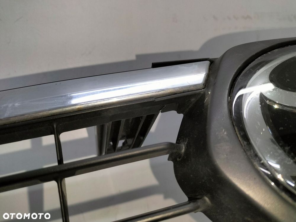 Atrapa kratka grill TOYOTA HILUX 8 VIII LIFT 20- INVINCIBLE - 5