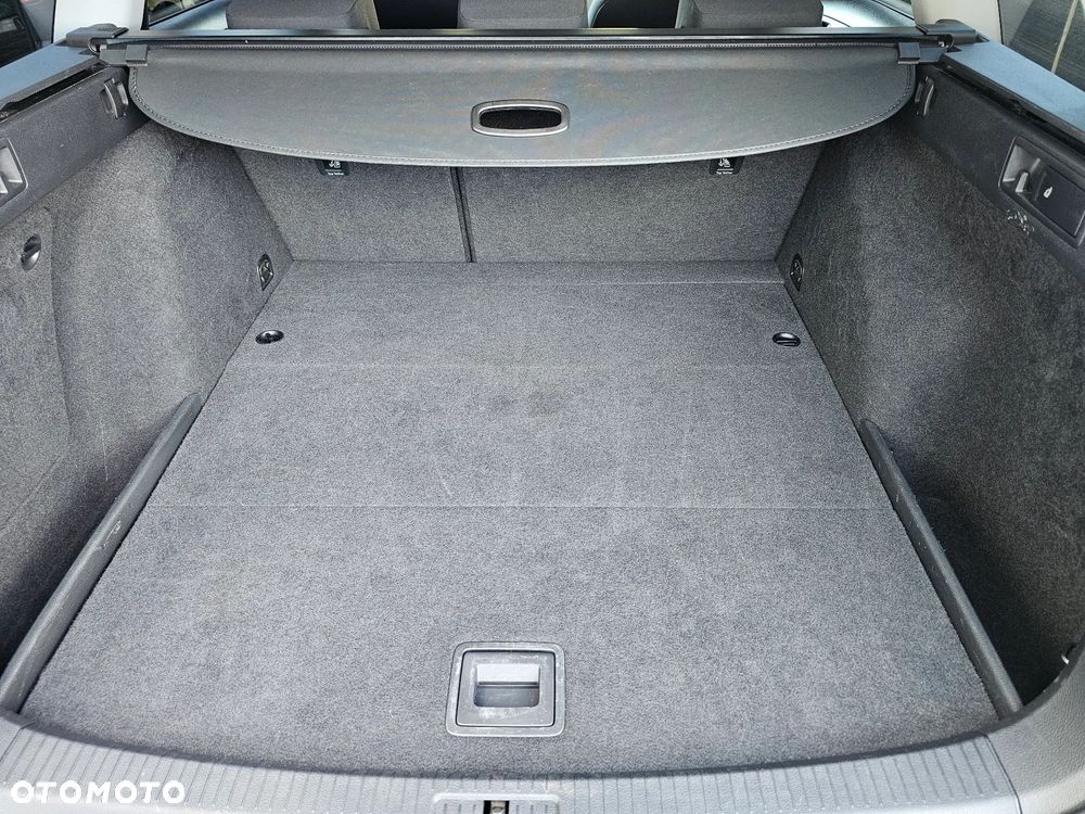Volkswagen Golf - 34