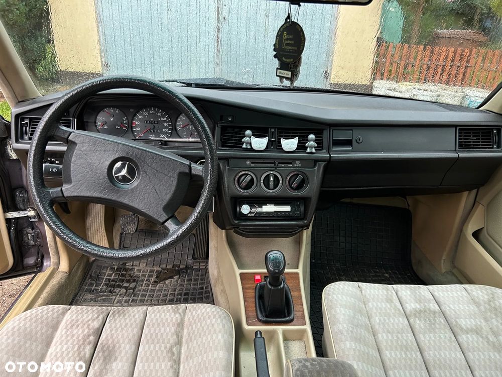 Mercedes-Benz W201 (190) - 8