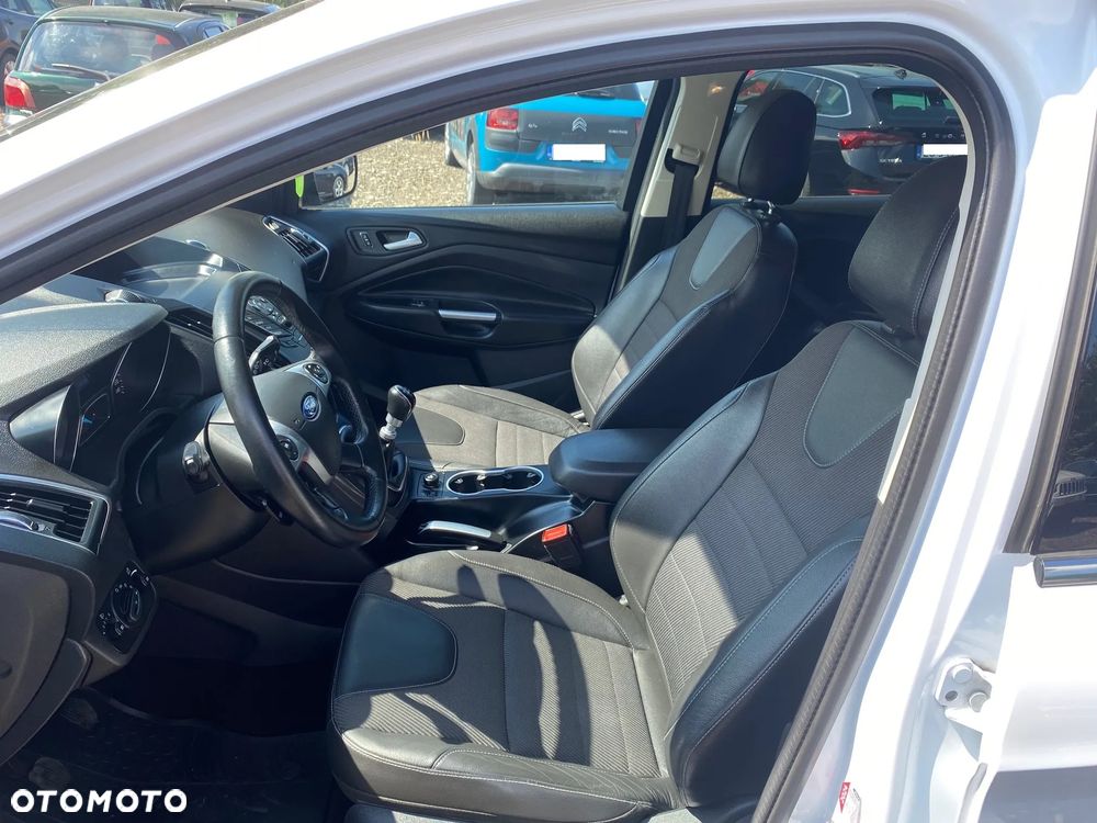 Ford Kuga 1.5 EcoBoost 2x4 Titanium - 14