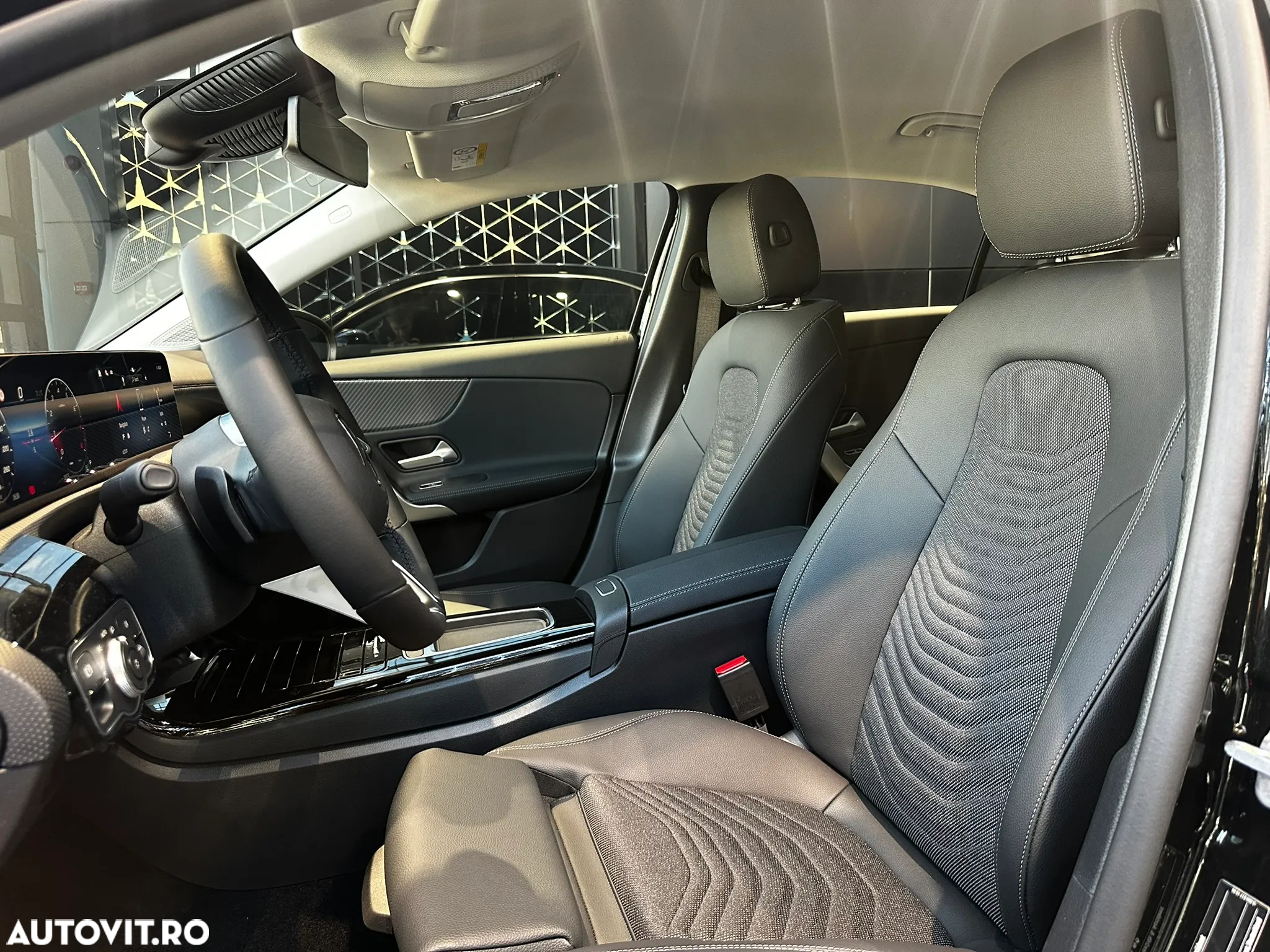 Mercedes-Benz A 180 MHEV 7G-DCT Sedan - 8