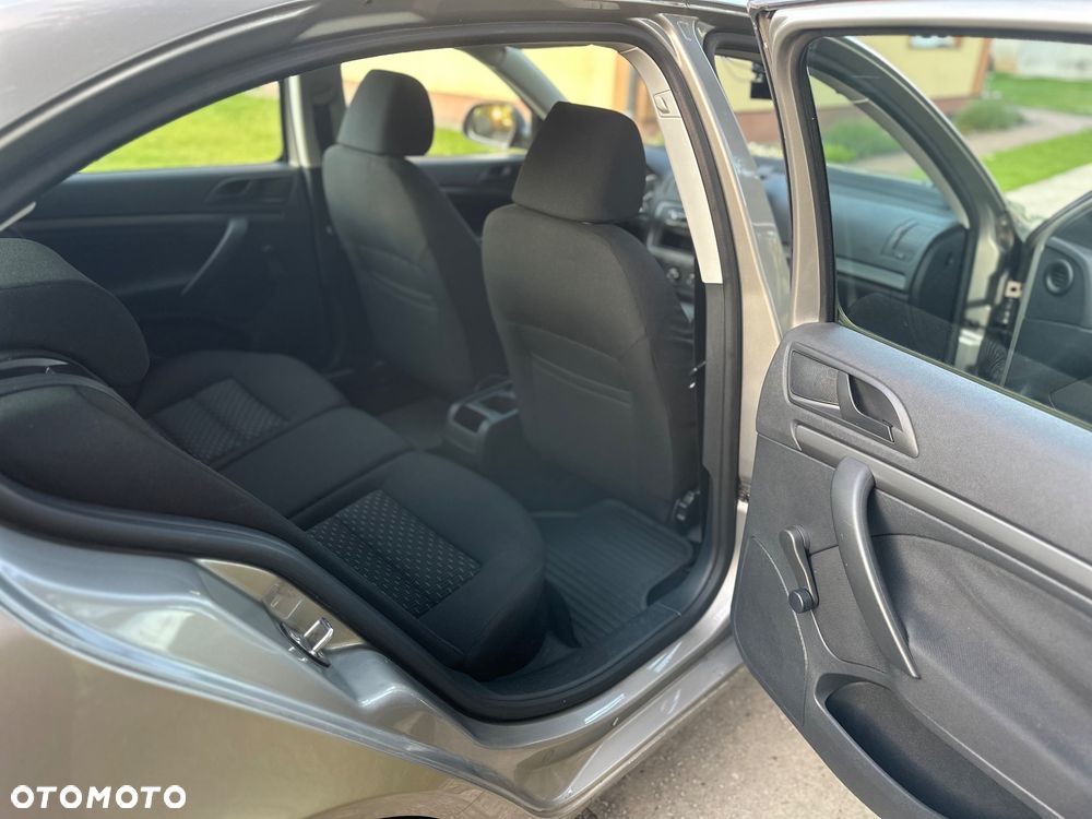 Skoda Octavia 1.6 Classic - 10