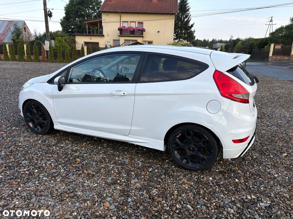 Ford Fiesta - 7