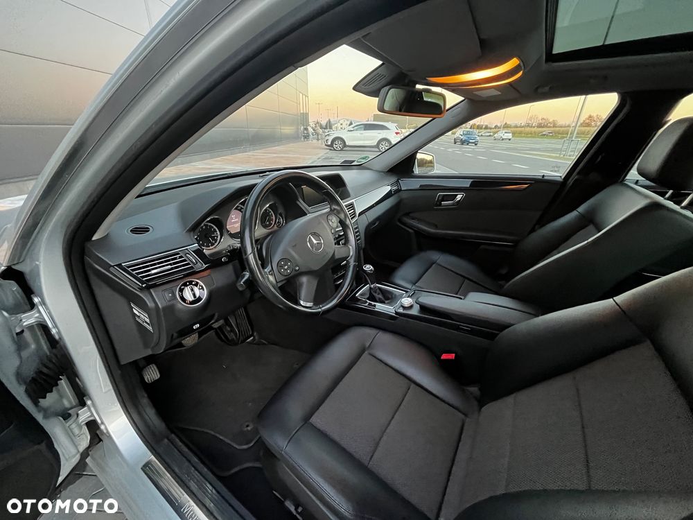 Mercedes-Benz Klasa E 200 CGI BlueEffICIENCY Avantgarde - 10