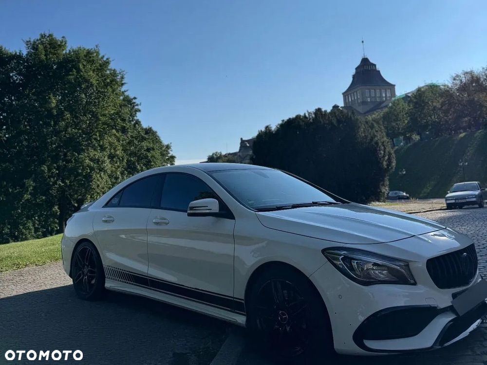 Mercedes-Benz CLA 220 4-Matic AMG Line - 5