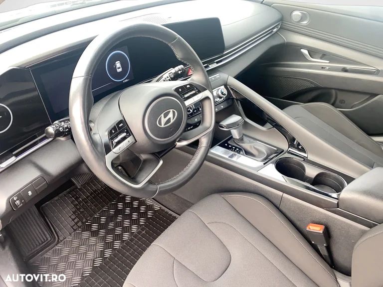 Hyundai Elantra 1.6 l 123 CP CVT Exclusive - 9