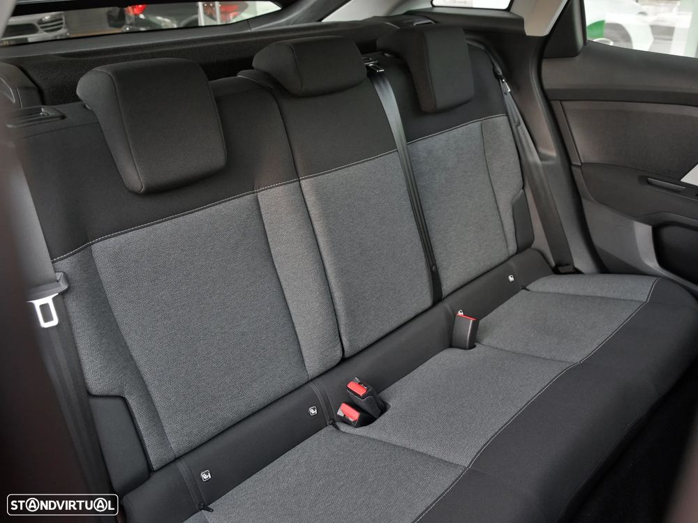 Citroën C4 PureTech 130 Stop&Start EAT8 PLUS - 7