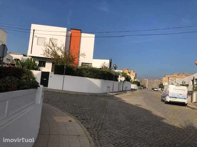 Excelente moradia completamente remodelada na Maia para arrendamento - Grande imagem: 3/8