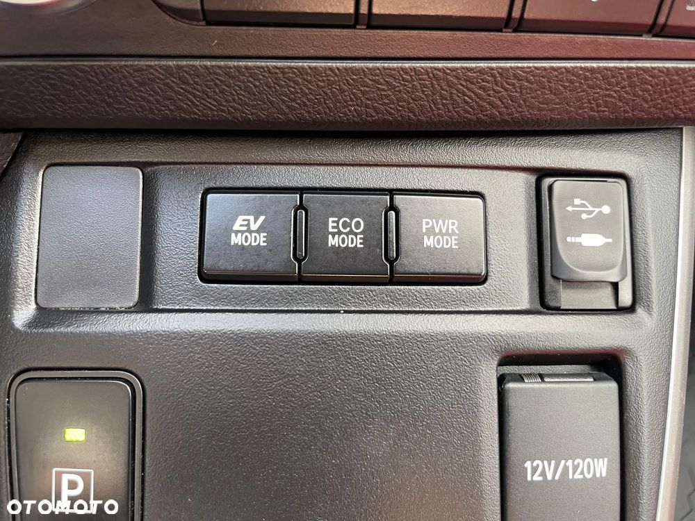 Toyota Auris - 11
