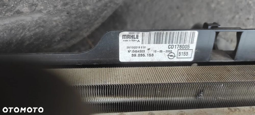 Pas przedni Chłodnice Opel Corsa E - 2
