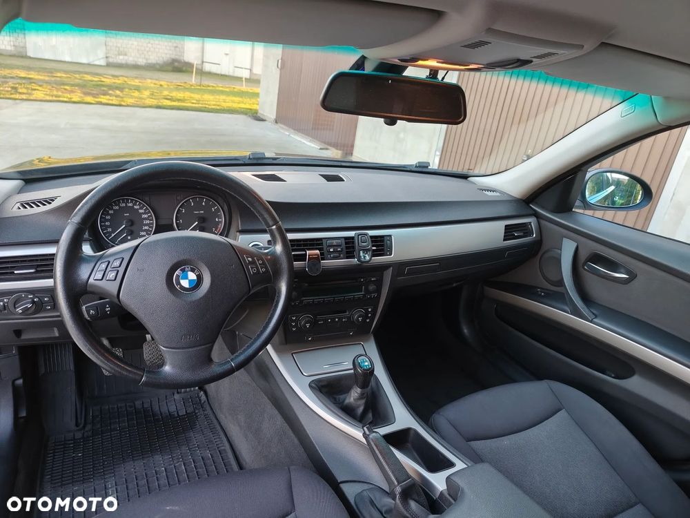 BMW Seria 3 - 16