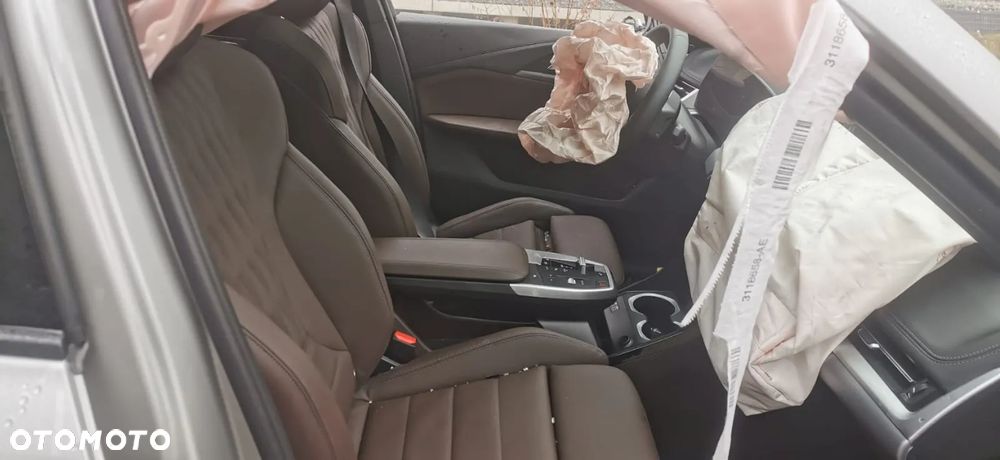 BMW iX1 eDrive20 M Sportpaket - 8