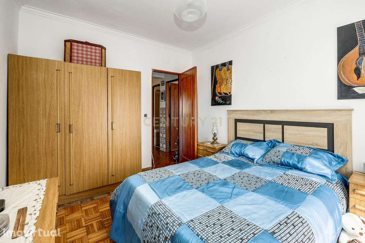 Apartamento com muita luz, soalheiro duas varandas/Marquise, Arrecadaç - Grande imagem: 4/22