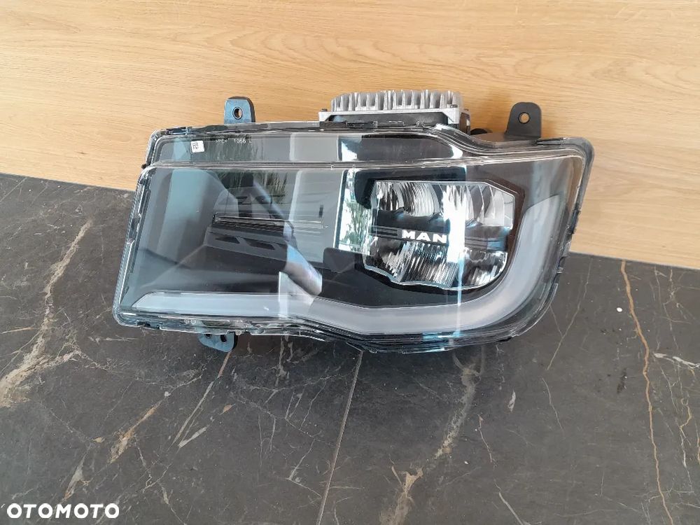 REFLEKTOR MAN TGX TGS FULL LED - 4