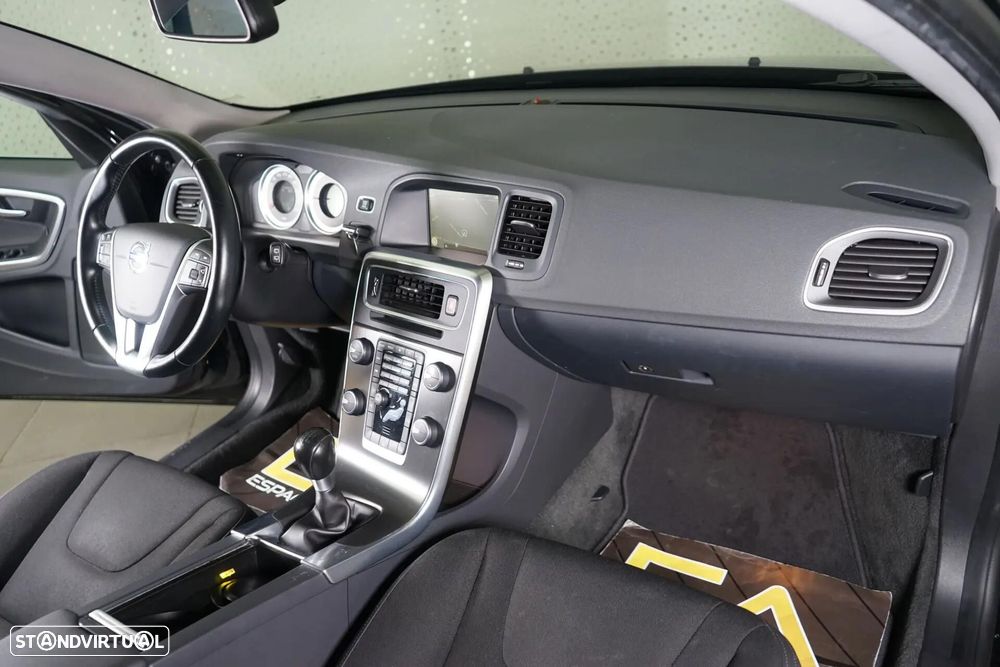 Volvo V60 1.6 D2 Momentum Eco - 18