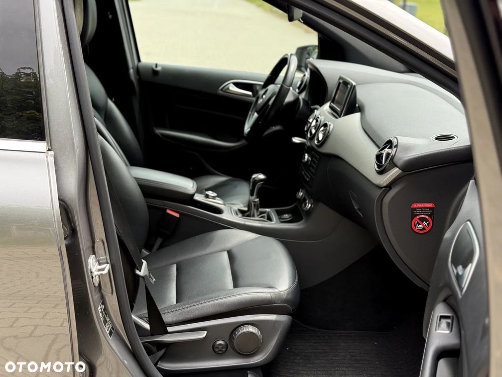 Mercedes-Benz Klasa B 180 BlueEFFICIENCY Edition 1 - 29