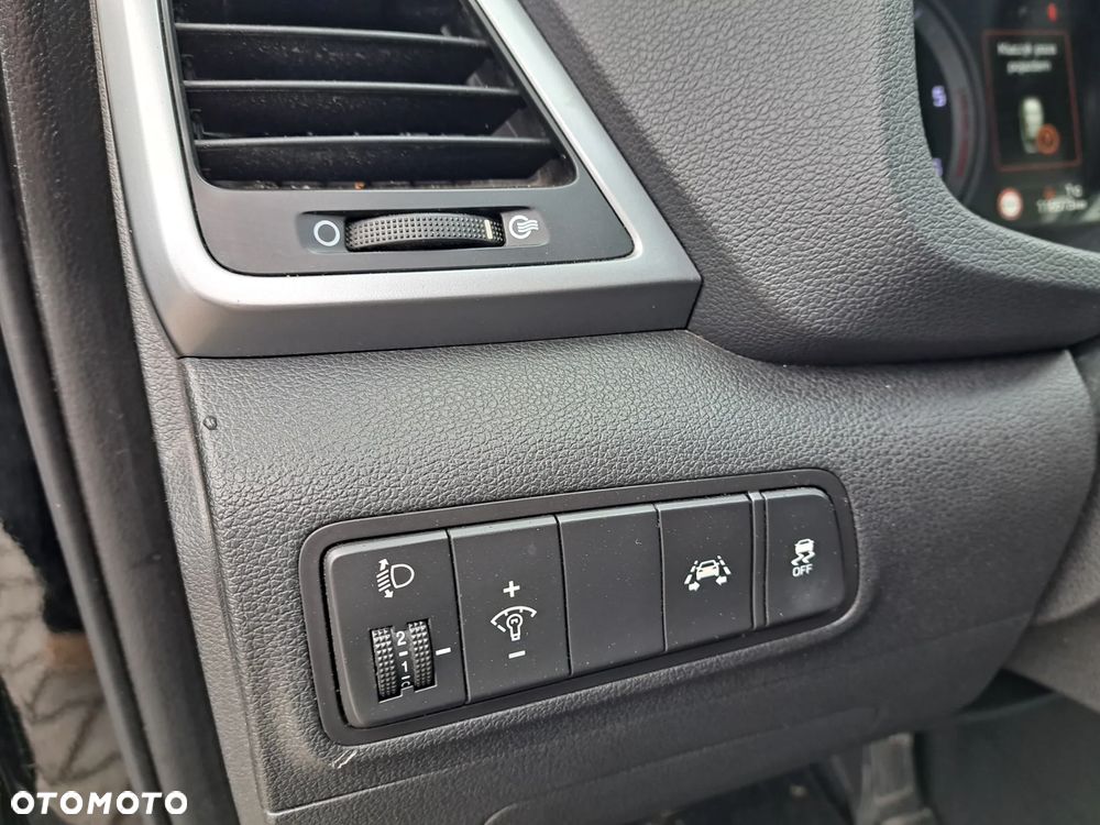 Hyundai Tucson blue 1.7 CRDi 2WD Intro Edition - 24