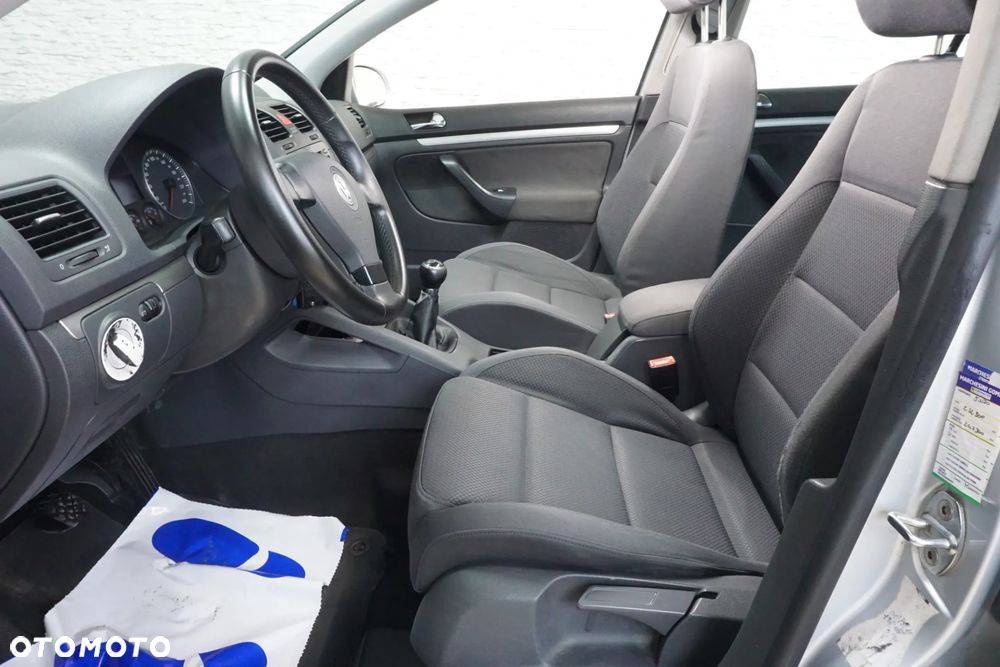 Volkswagen Golf 2.0 TDI DPF Sportline - 23