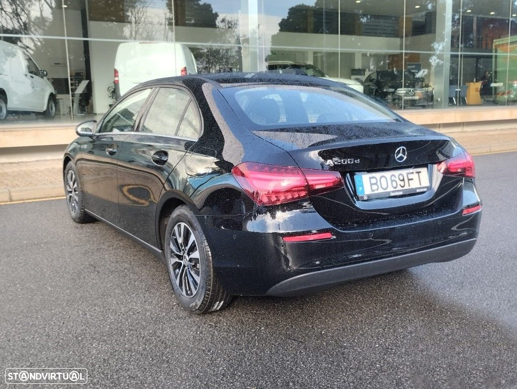 Mercedes-Benz A 200 Limousine d - 12