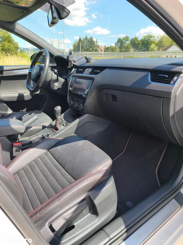 Skoda Octavia 2.0 TSI RS - 22