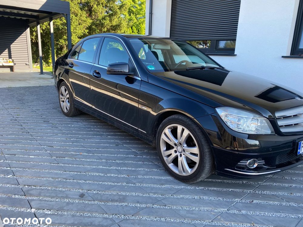 Mercedes-Benz Klasa C 180 CGI BlueEFFICIENCY Avantgarde - 4