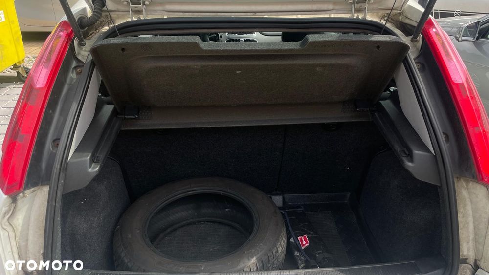 Fiat Punto 1.4 Easy S&S - 9