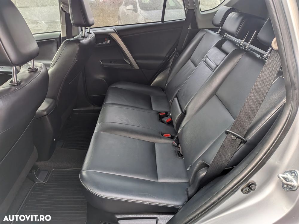 Toyota RAV4 2.5 VVT-i 4x4 Luxury - 14