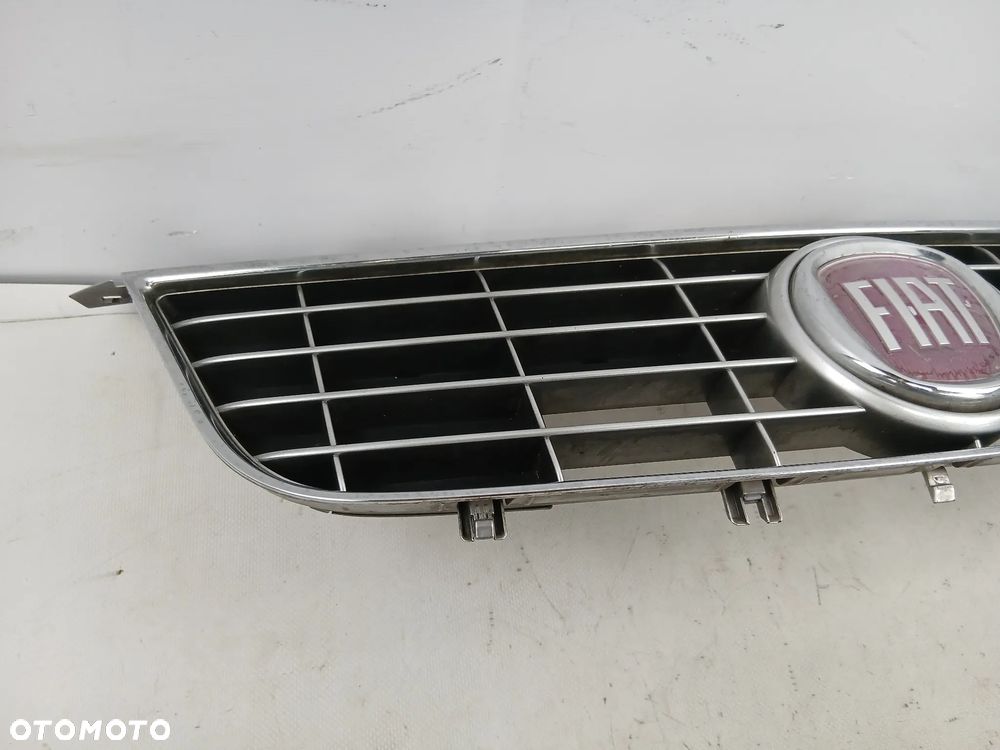 ATRAPA GRILL FIAT IDEA LIFT FL - 6