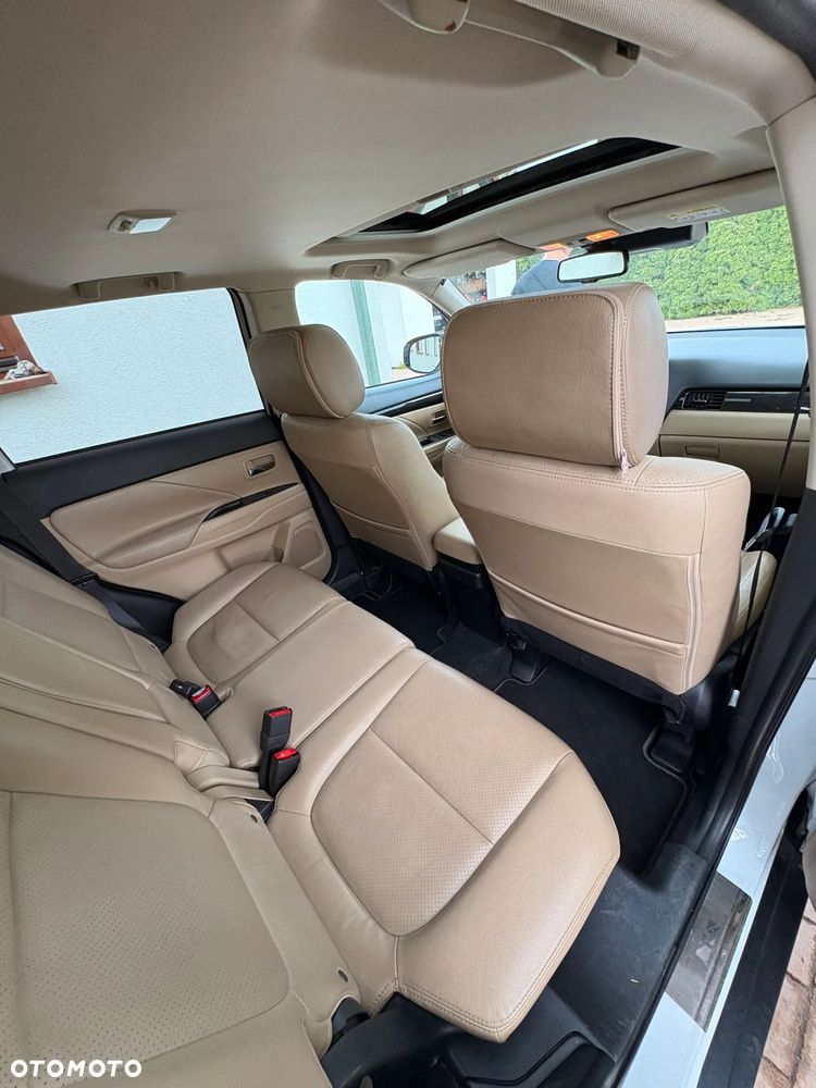 Mitsubishi Outlander 2.0 Instyle Navi 4WD CVT - 5