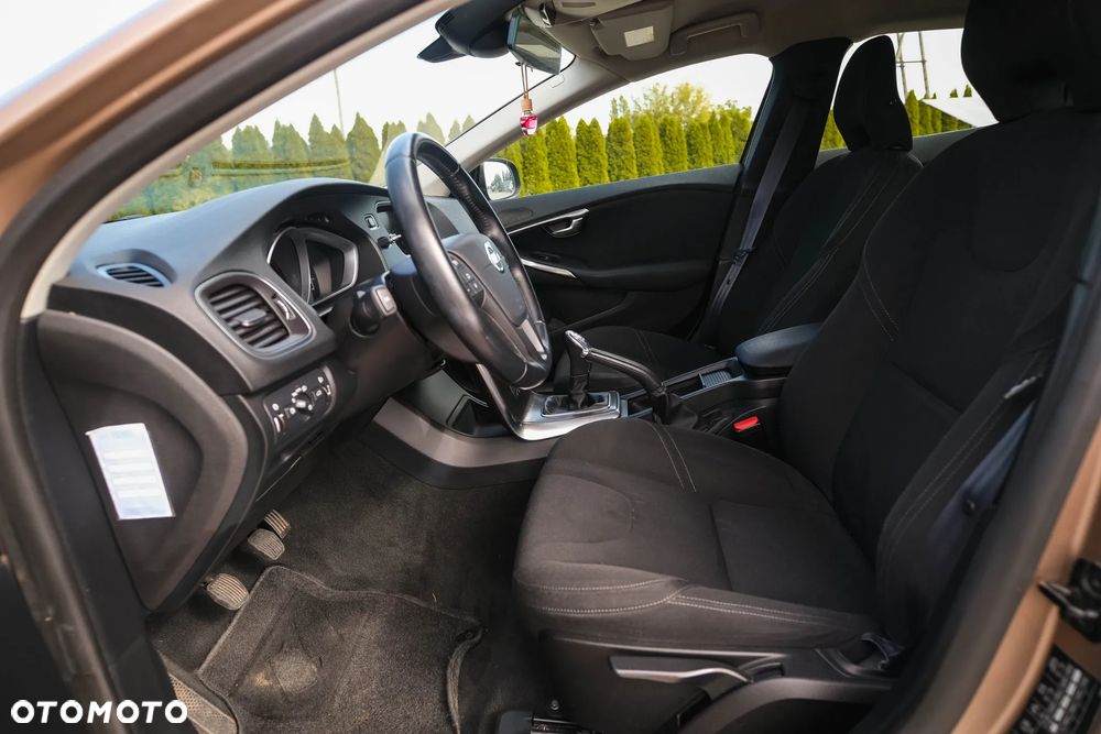 Volvo V40 D2 Kinetic - 26