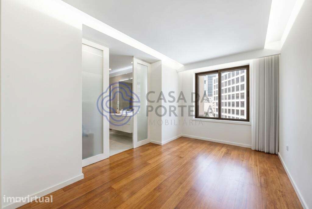 T2 remodelado na Boavista, com duas suites, cozinha equipada e garagem - Grande imagem: 4/18