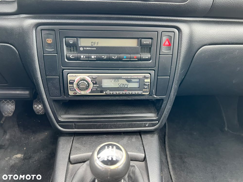 Volkswagen Passat - 26