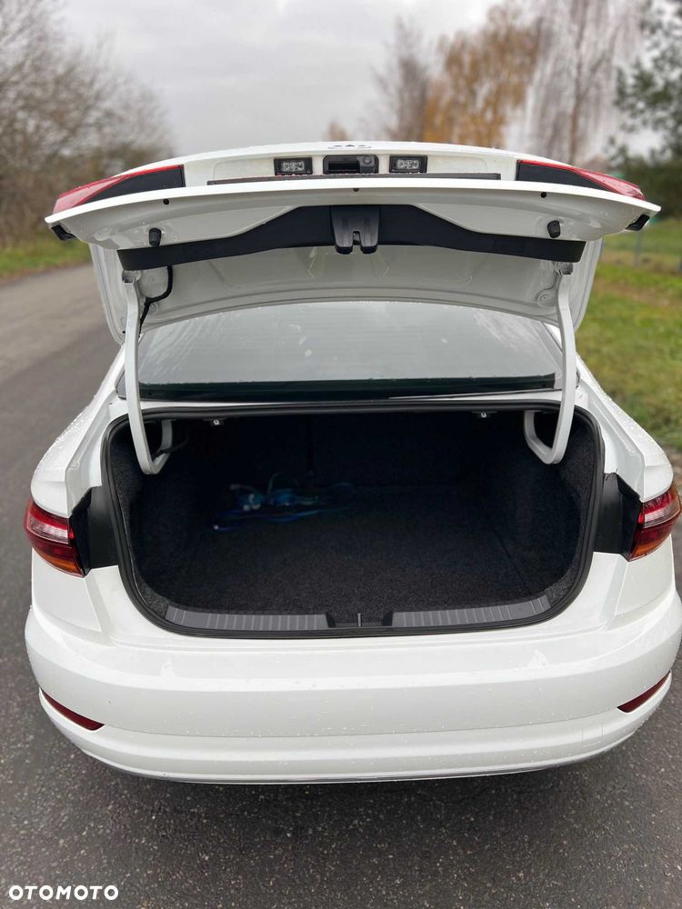 Volkswagen Jetta 2019 photo 4