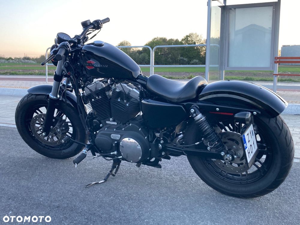 Harley-Davidson Sportster Iron 1200 - 2