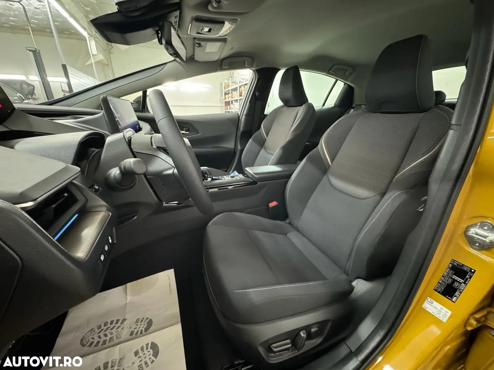 Toyota Prius 2.0 FWD PHEV Dynamic - 25