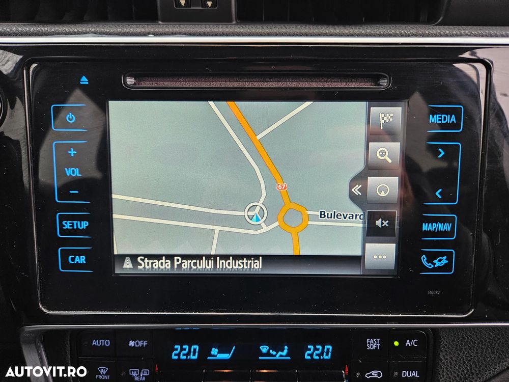 Toyota Auris 1.8 Hybrid Executive - 14