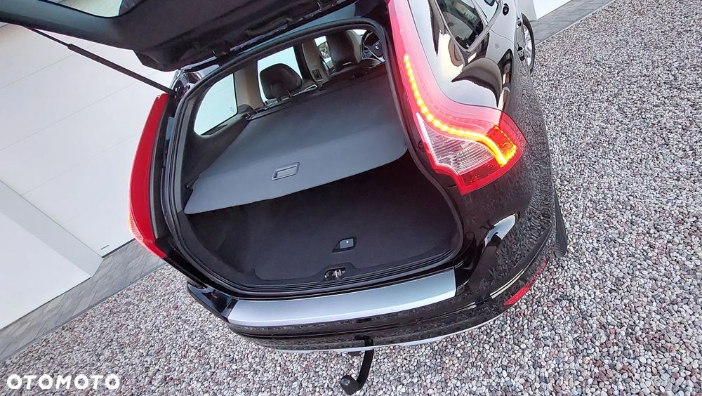 Volvo XC 60 D3 Drive-E Momentum - 25