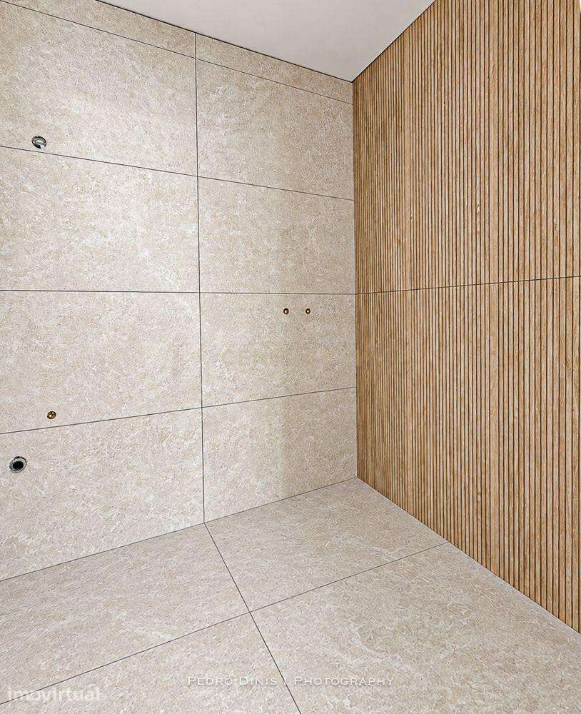Apartamento T2 c/ 2 casas de banho e 91m2 NOVO - Grande imagem: 4/18