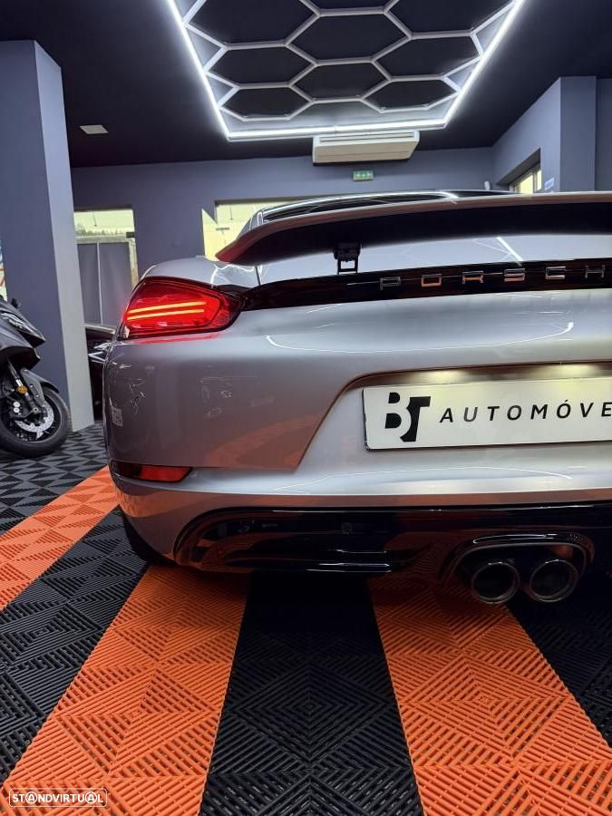 Porsche 718 Cayman - 25